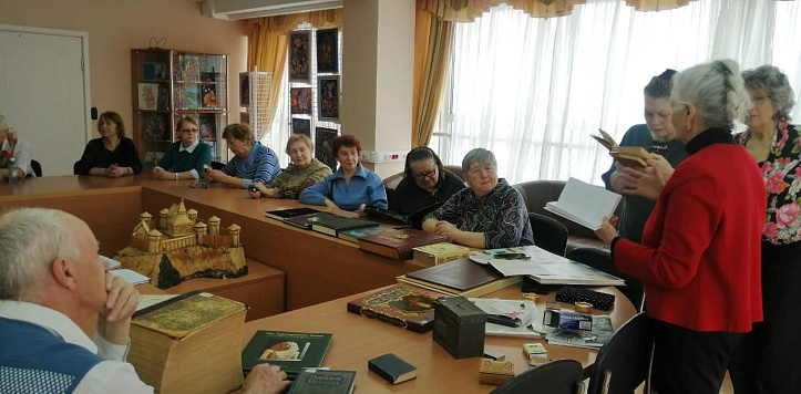 Любители поэзии на экскурсии в Пушкинке